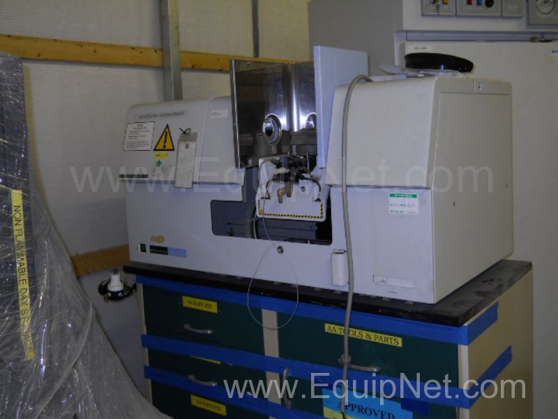 Perkin Elmer Atomic Absorption Spectrometer Aanalyst 800