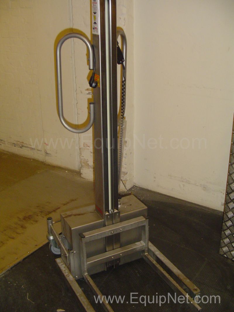Mobile Half Pallet Lifter 