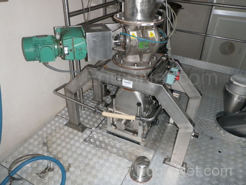 Cruanas Hammer Mill and Rotary feeder system