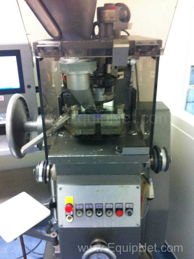 Korsch PH-106 Instrumented 6 Station Tablet Press