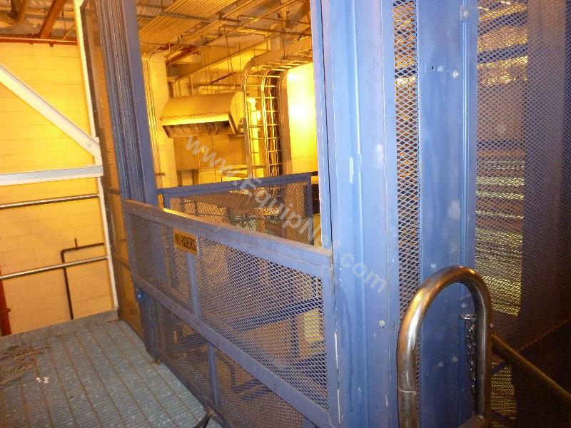 Freight Lift 3,000 Lb. Capacity Height 19'-4