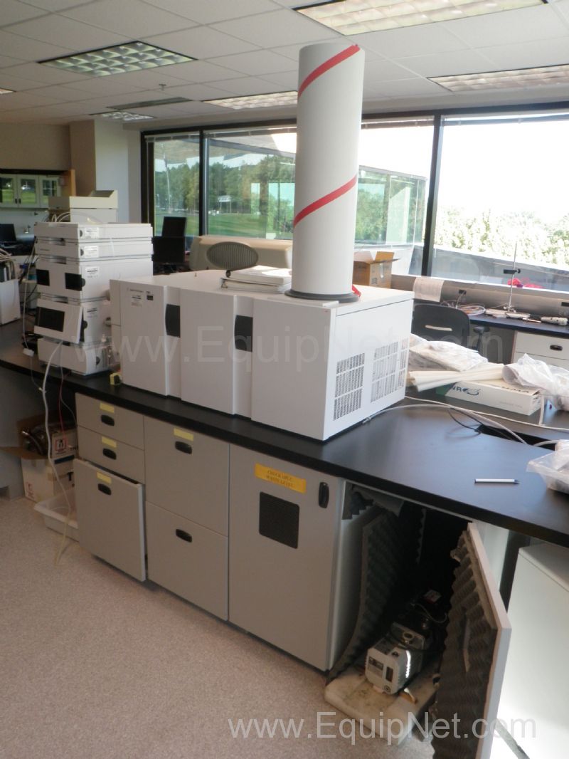 Agilent 6510 Q-TOF Mass Spectrometer with 1200 Series HPLC
