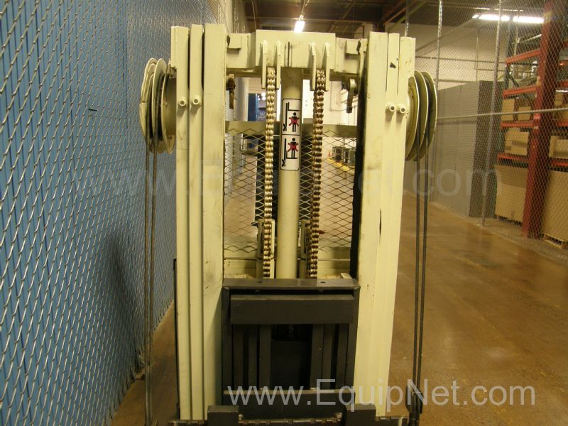 Crown 3000lbs Walkie Reach Stacker