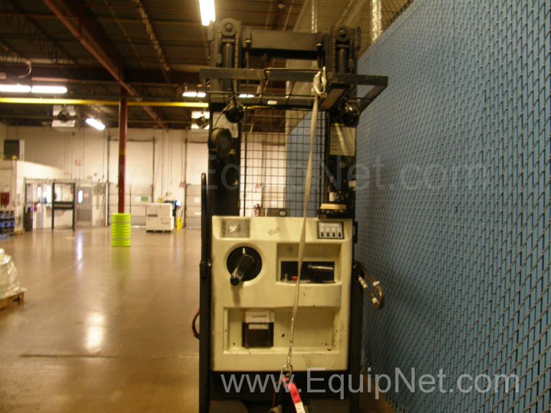 Raymond 3000lbs Order Stock Picker