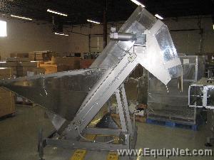 Hoppmann Feeder with Hopper and Flighted Conveyor