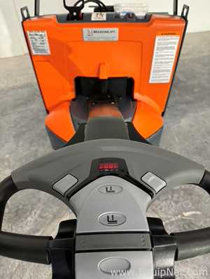 Toyota 8HBW23 Pallet Jack
