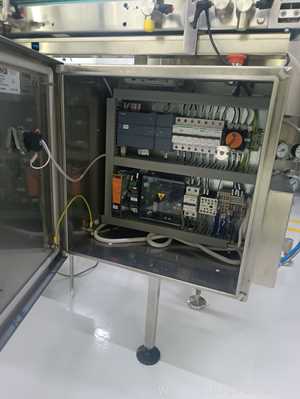 Sistema De Llenado Y Tapado De Líquidos Totalmente automático Omas G 250
