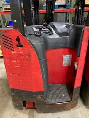 Empilhadeira Raymond  425-C40QM