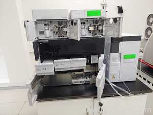 HPLC Shimadzu SIL-30ACMP