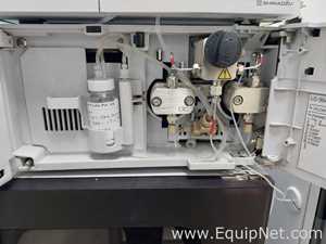 HPLC Shimadzu SIL-30ACMP