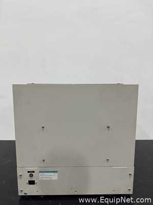 Incubadora New Brunswick Scientific C24. novo