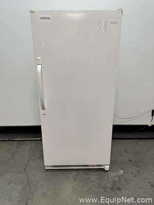 Freezer Electrolux FFU21M7HWJ