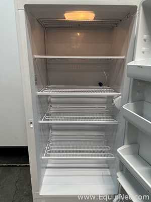 Freezer Electrolux FFU21M7HWJ