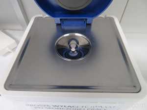 Mettler Toledo RM40 LiquiPhysics Excellence Refractometer with Power Supply