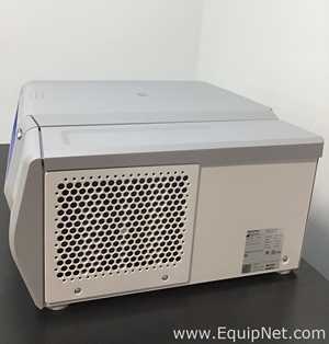 Centrífuga para Laboratórios Thermo Fisher Scientific Megafuge ST Plus Series