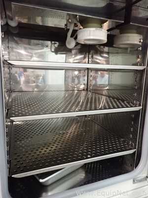 VWR 3074 Symphony CO2 Water Jacketed Double Stack Incubators