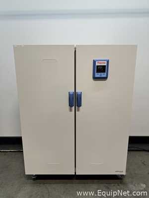 Incubadora Thermo Scientific Heratherm IMH750-S