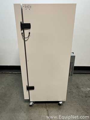 Incubadora Thermo Scientific Heratherm IMH750-S
