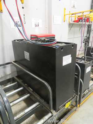 Distribución Eléctrica Hawker GmbH 48V4PZM620