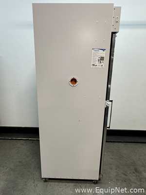 Thermo Fisher Scientific 3950 Reach In CO2 Incubator