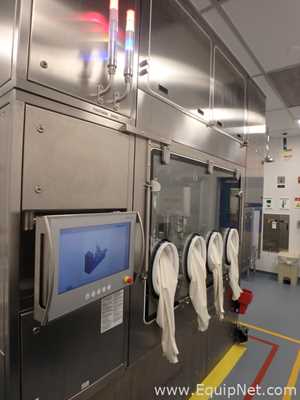 Optima - Metall and Plastic Pharmaceutical Isolator - Glovebox