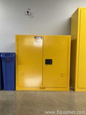 Armário de Armazenamento para Inflamáveis Global Industrial Requisitos de Ar 30 GALS.  30 Galão