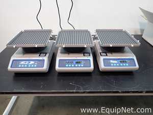 Lot of 3 Thermo Scientific 88882001 Compact Digital Rockers