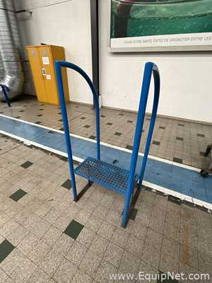 500mm Steps with Handrail