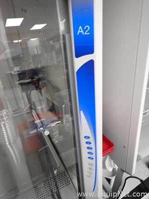 Labconco 302519101 Logic Plus A2 Biological Safety Cabinet With Stand
