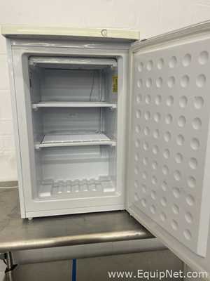 VWR SCUCFS-0420 Undercounter Refrigerator