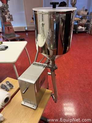 Llenadora Universal Filling Machine Company UFMC
