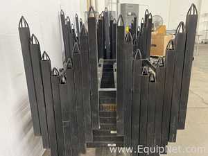 Lote de 21 Equipo para elaboración y destilación de cerveza Western Square Industries Keg Rack