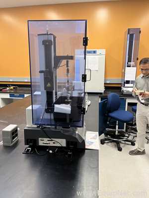 Instron 3342 500 Newton Tensile Tension and Compression Tester