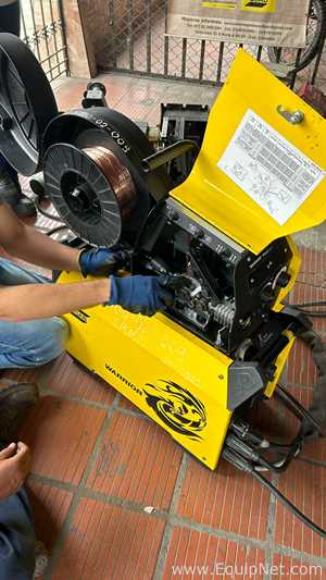 ESAB Welding Co Warrior 350i MV CC CV Solder Equipment