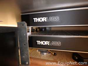 Lote de 2 Mesa ThorLabs Inc. B601208X