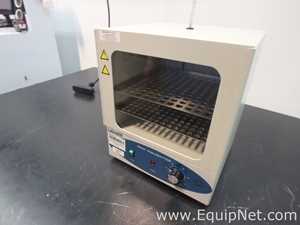 Labnet 15110 Mini Incubator