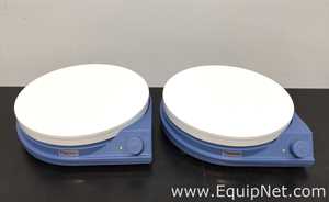 lote de  2 Agitador e Placa de Aquecimento Thermo Scientific Magnetic Stirrer Rt Basic-22