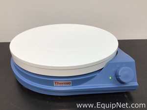 Los aus 2 Rührer und Heizplatte Thermo Scientific Magnetic Stirrer Rt Basic-22