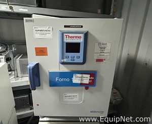 Forno de Aquecimento e Secagem por Convecção Gravitacional Thermo Scientific OG S60
