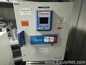 Forno de Aquecimento e Secagem por Convecção Gravitacional Thermo Scientific OG S60