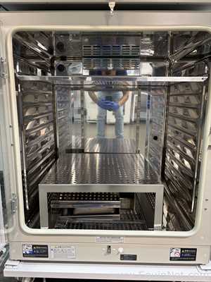 PHCBI MCO-230AICUVLG-PA Cell-IQ Double Stacked CO2 Incubator With 2 H2O2 Generators