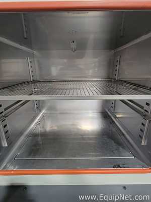 Sanyo MIR-262 Incubator