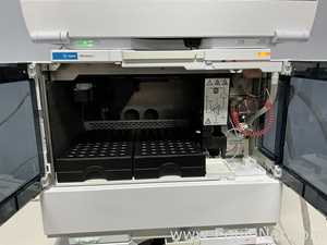 HPLC Agilent Technologies 1290 Infinity II Series