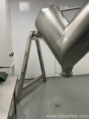 Sams Techno Mech 600 L 20 cu ft V Blender