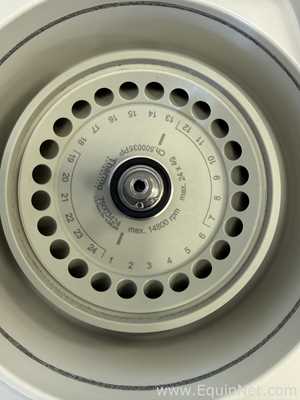 Thermo Fisher Scientific Heraeus Pico 17 Laboratory Centrifuge
