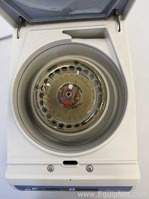 Thermo Fisher Scientific Heraeus Pico 17 Laboratory Centrifuge
