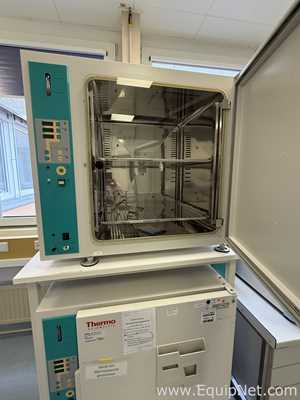 Lot of 2 Thermo Scientific BBD 6220 CO2 Incubators