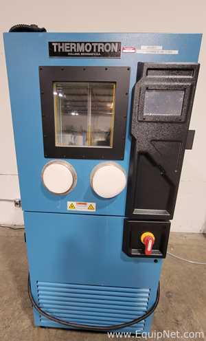 Câmara Ambiental e de Estabilidade Thermotron SM-8S-8200