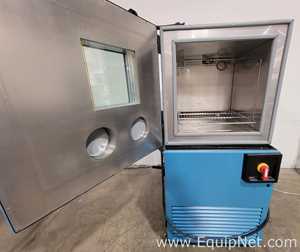 Câmara Ambiental e de Estabilidade Thermotron SM-8S-8200
