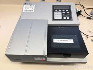 BioTek Instruments EL808 Microplate Reader